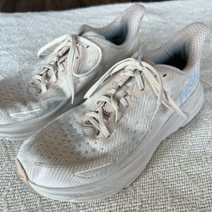 Hoka Clifton 9 Women’s Sneaker in Light Beige